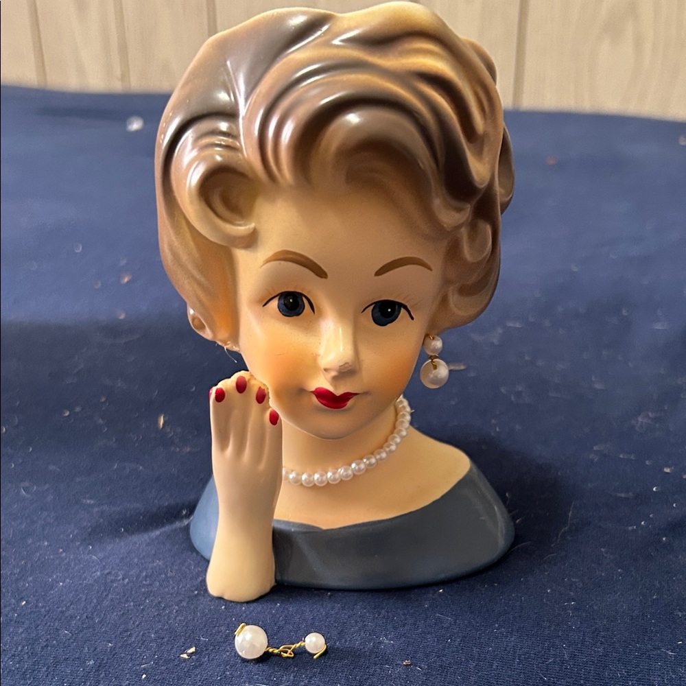 Elegant Head Vase